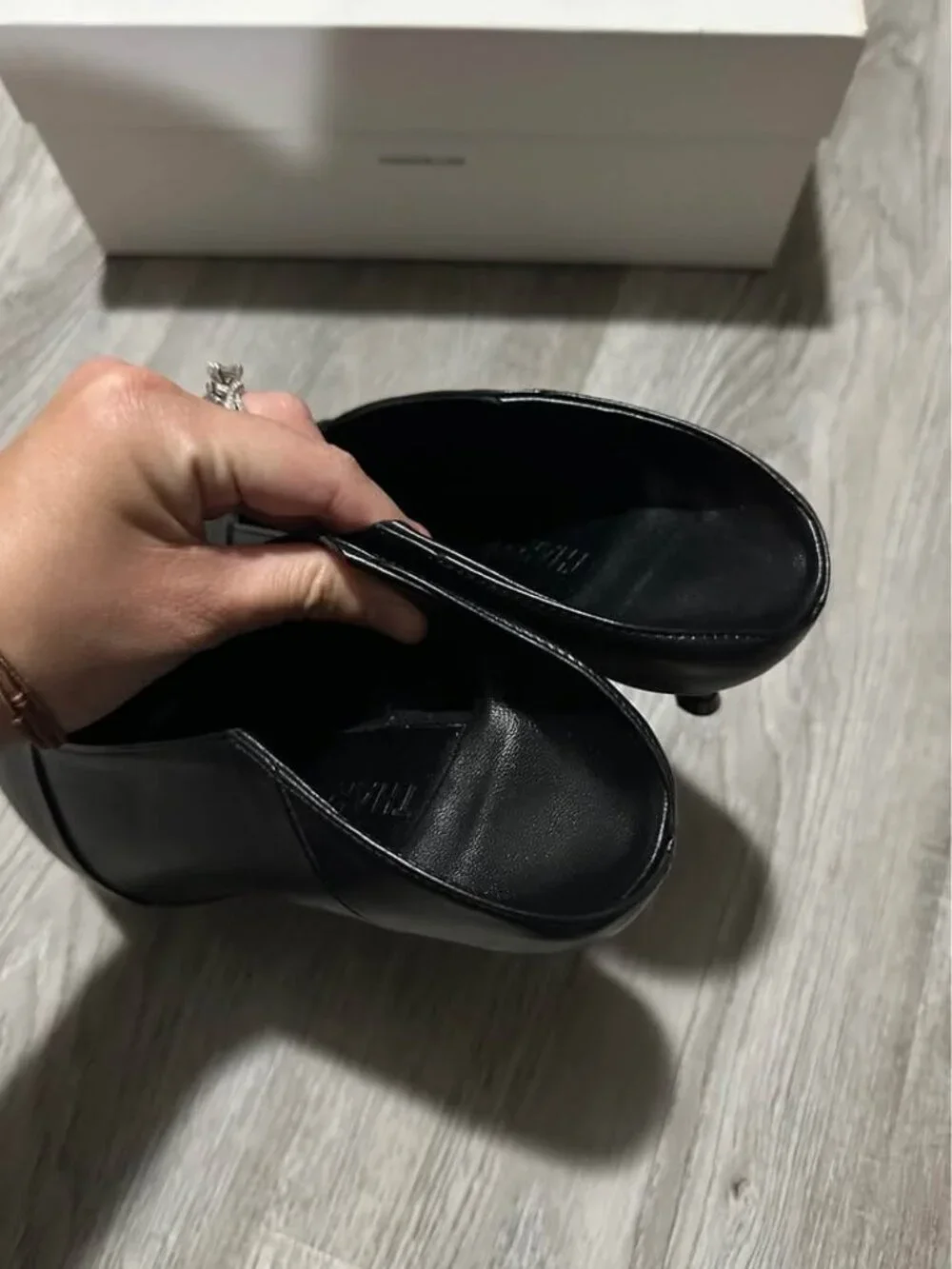 Thakoon black leather kitten heel mules size eu 35 US 5